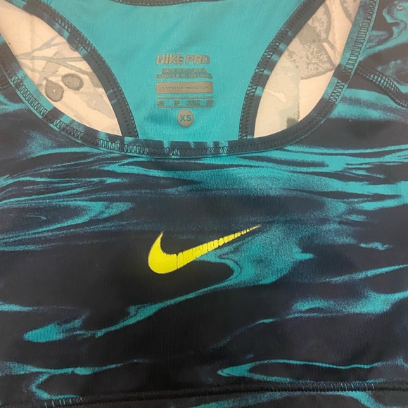 Nike sports bra - Picture 4 of 5